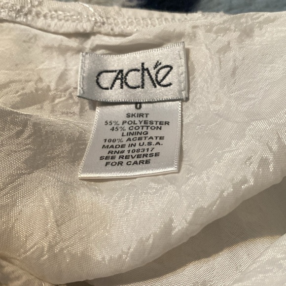 Appliqué patch skirt. - Picture 4 of 7